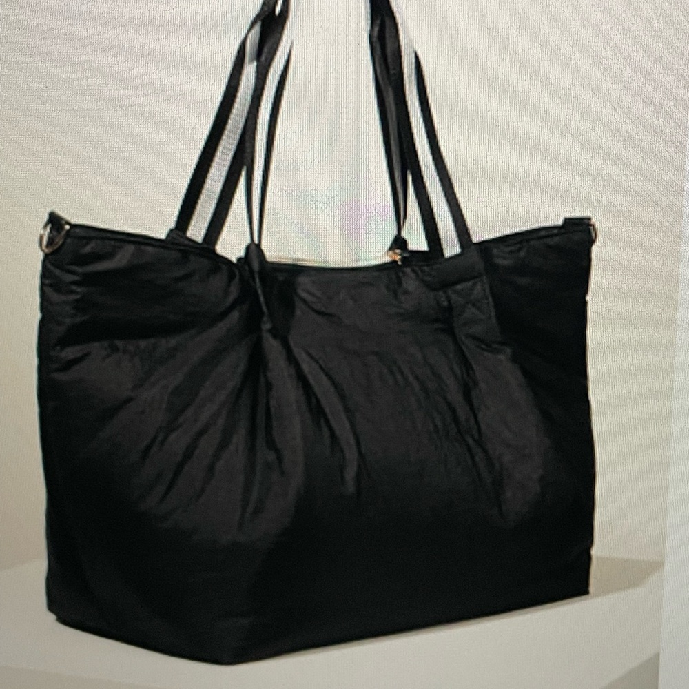 Stella and dot zip it large tote